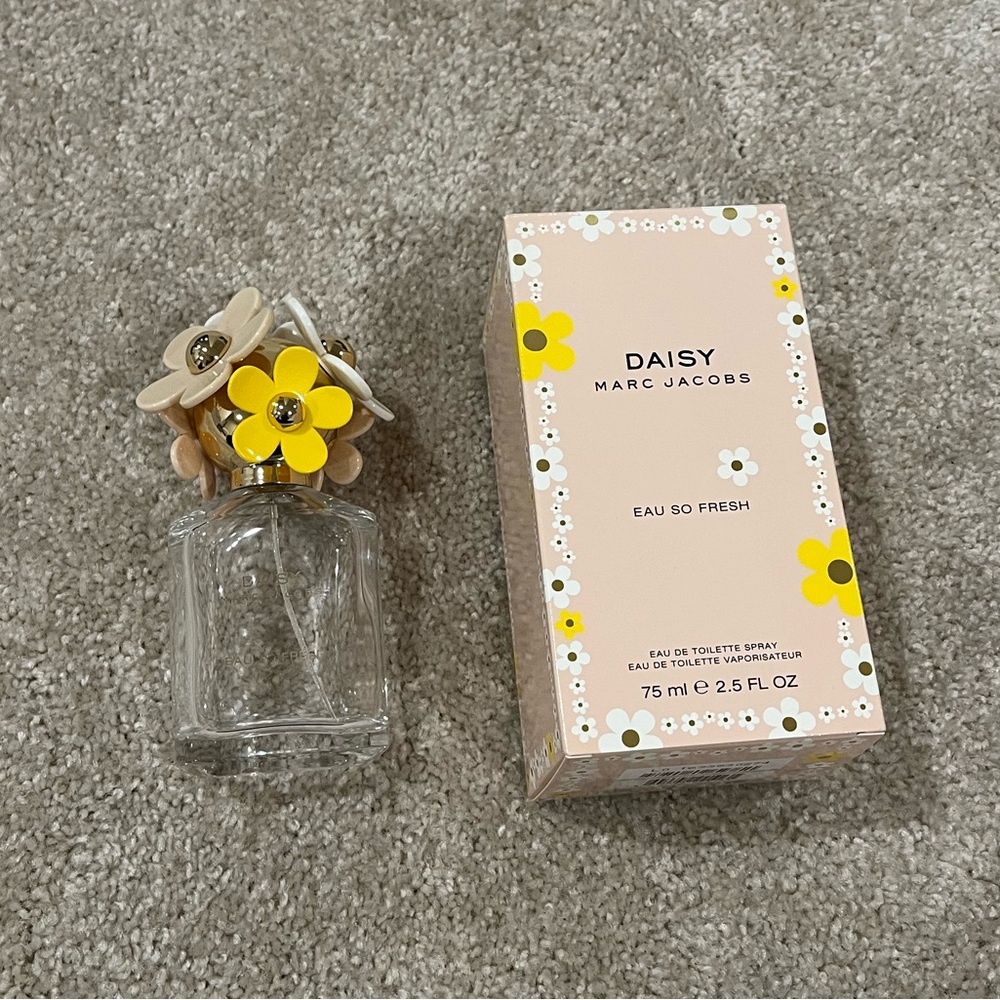 Marc Jacobs Daisy Eau So Fresh Empty Bottle and Box